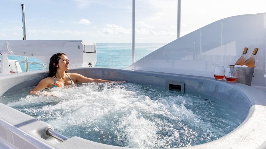 NO SHORTCUTS - Yacht No Shortcuts Jacuzzi
