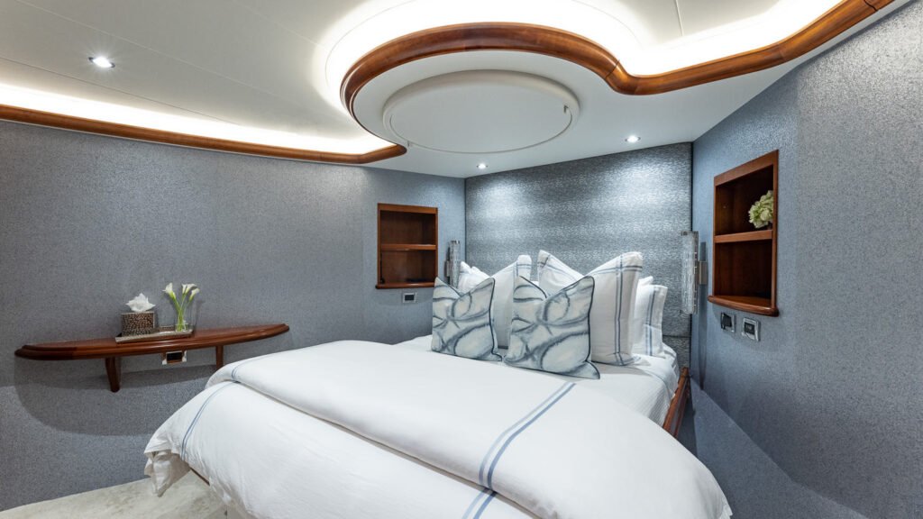 NO SHORTCUTS - Yacht No Shortcuts VIP queen stateroom