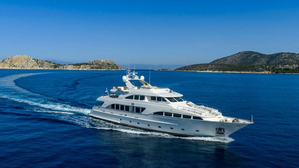 OAK, 35m Benetti charter yacht - under way