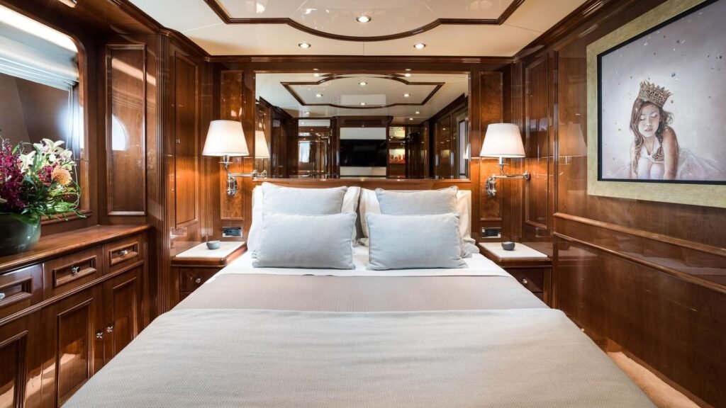OAK, 35m Benetti charter yacht - double guest cabin