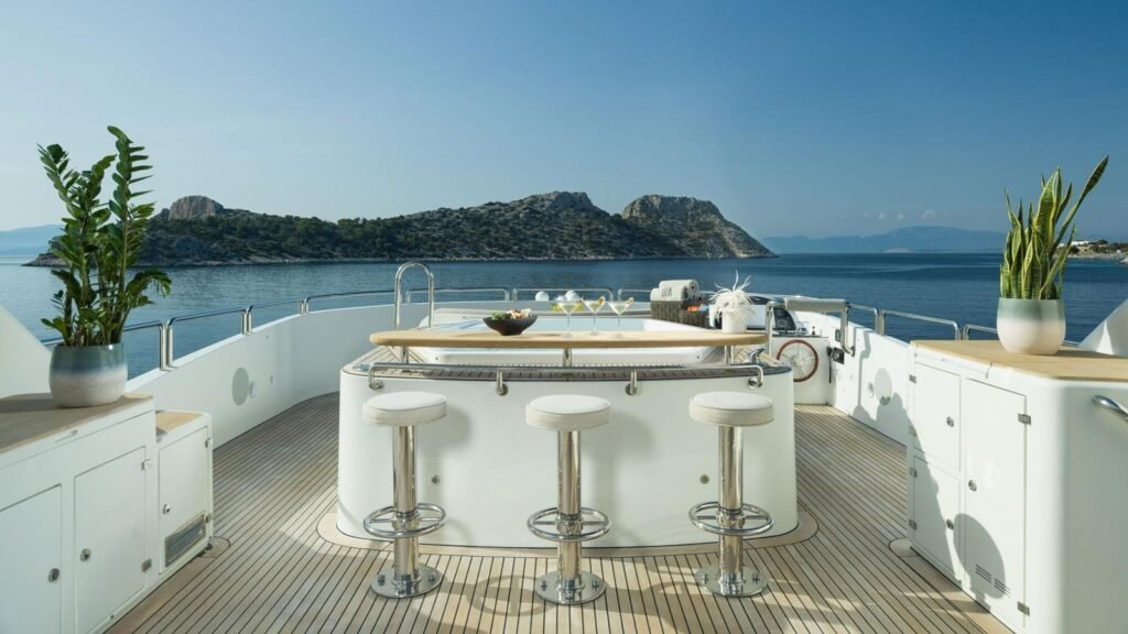 OAK, 35m Benetti charter yacht - sundeck