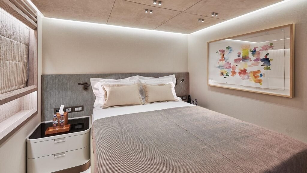 Guest double cabin aboard ONE ZERO