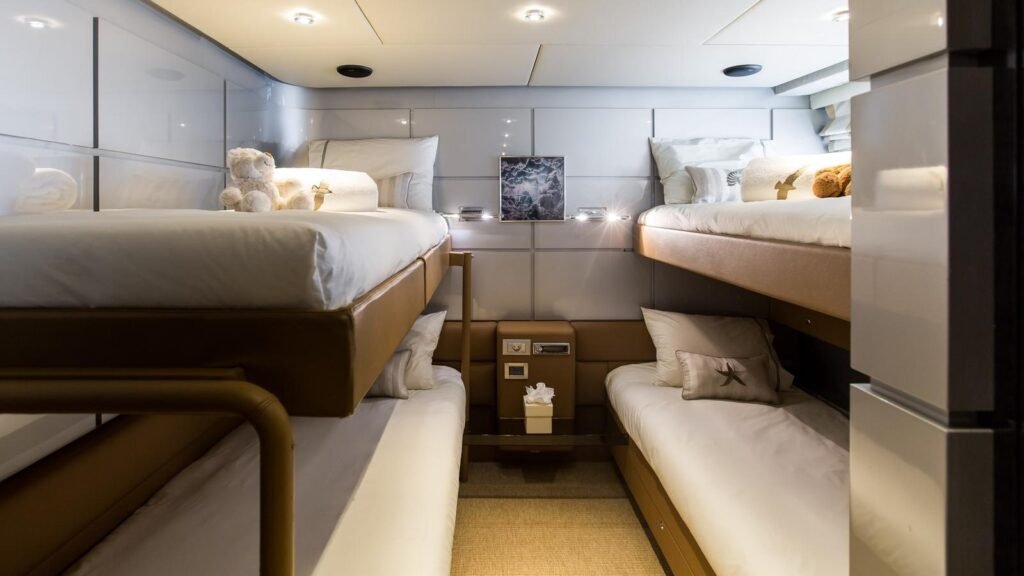 PANDION twin cabin with two berths