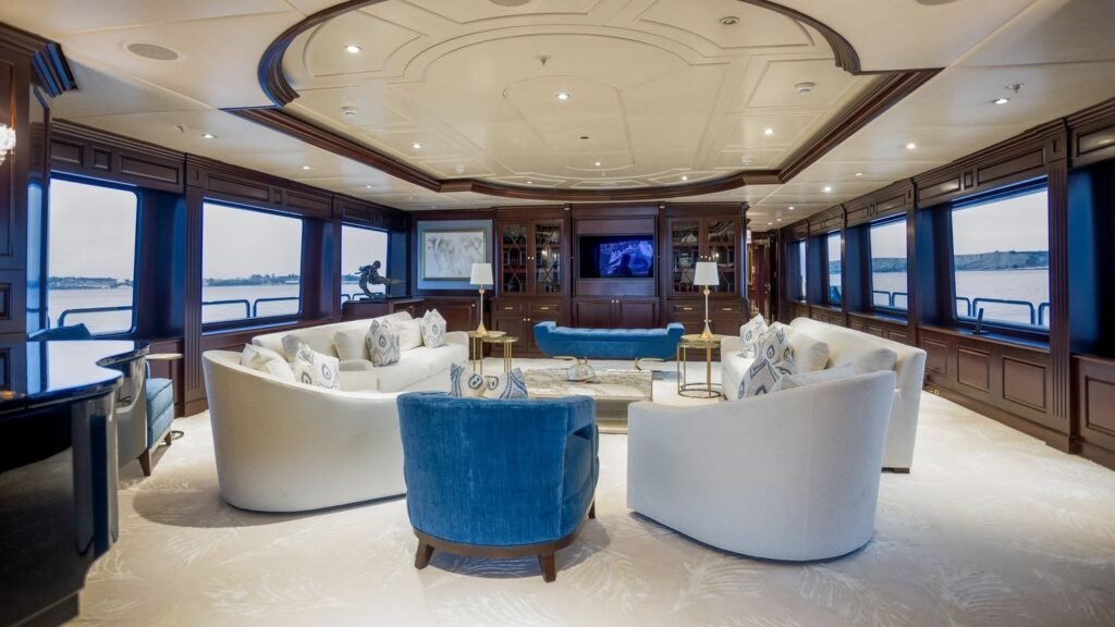 PURPOSE - Yacht Purpose main salon seating