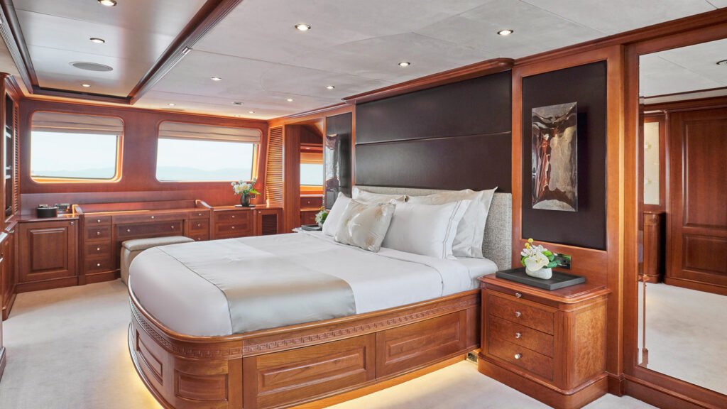 RIVA I owner's suite