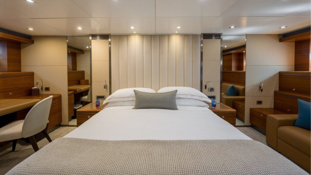 SEA AXIS - Yacht Sea Axis VIP cabin
