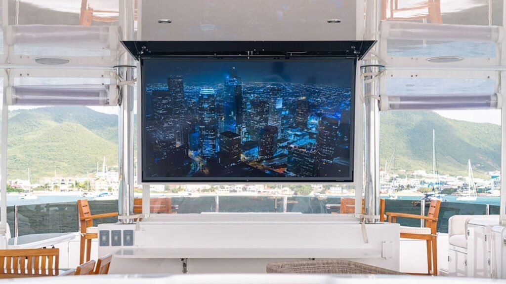 SEA CLASS - Yacht Sea Class sky lounge cinema screen