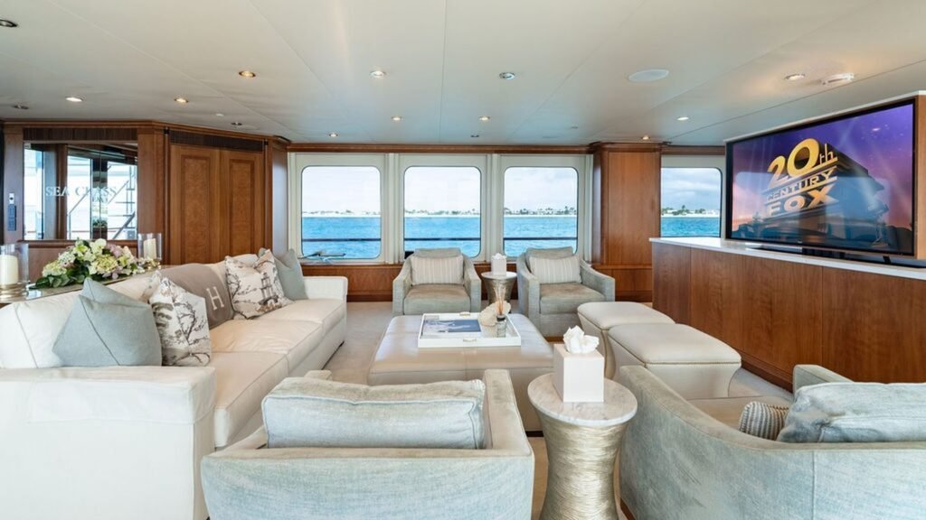 SEA CLASS - yacht sea class salon entertainment
