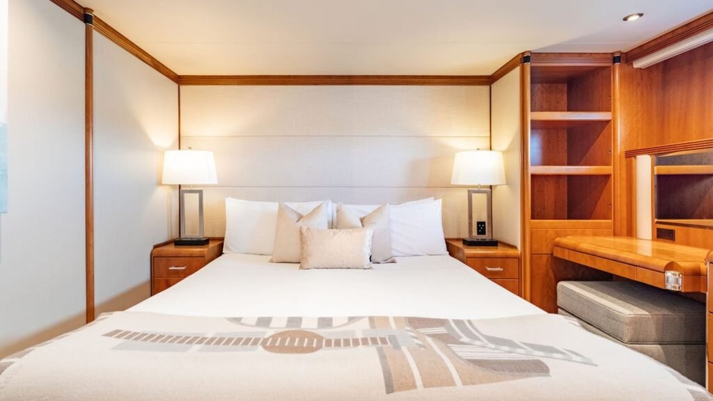 SEA CLASS - Yacht Sea Class cabin headboard detail