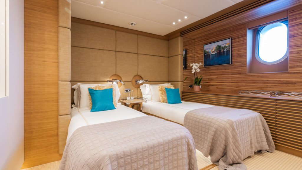 SERENITY - Twin Cabin