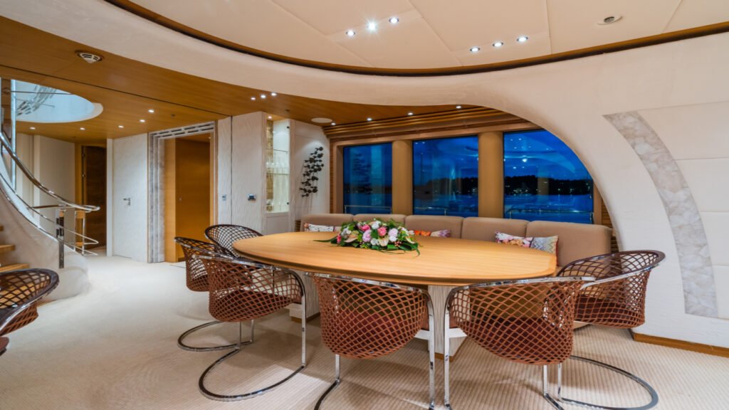 SERENITY - Skylounge Dining