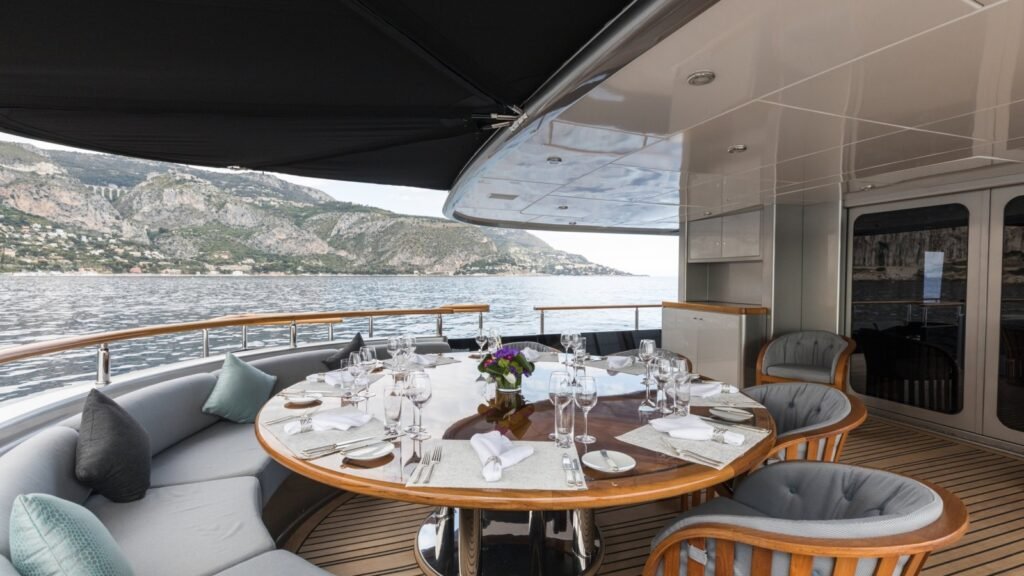 Main deck aft dining