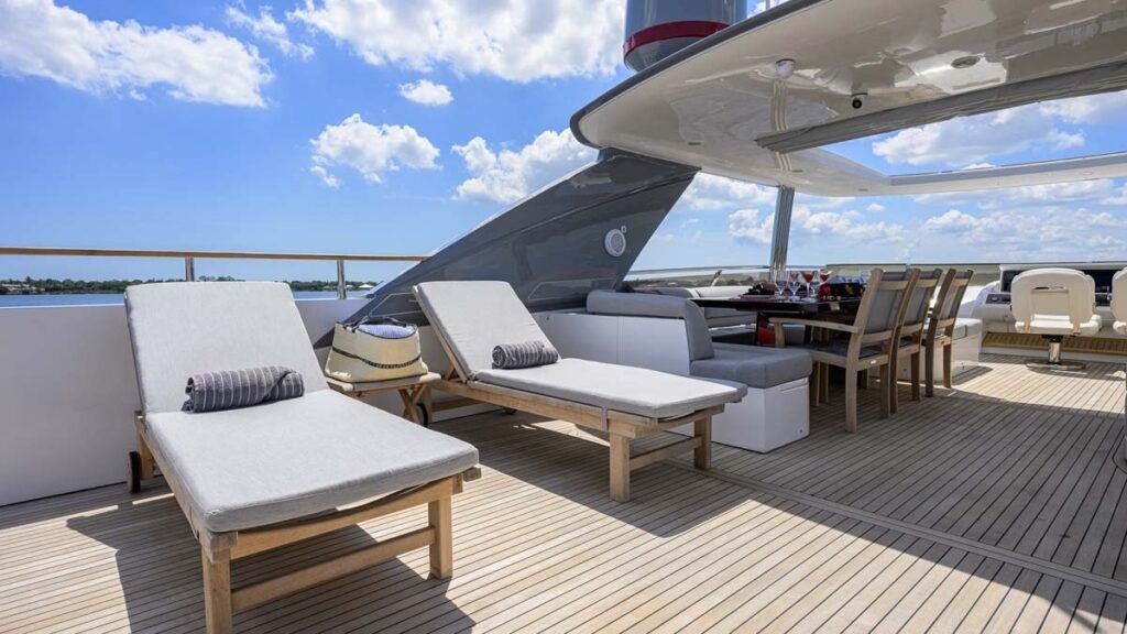 SPECTRE - Flybridge