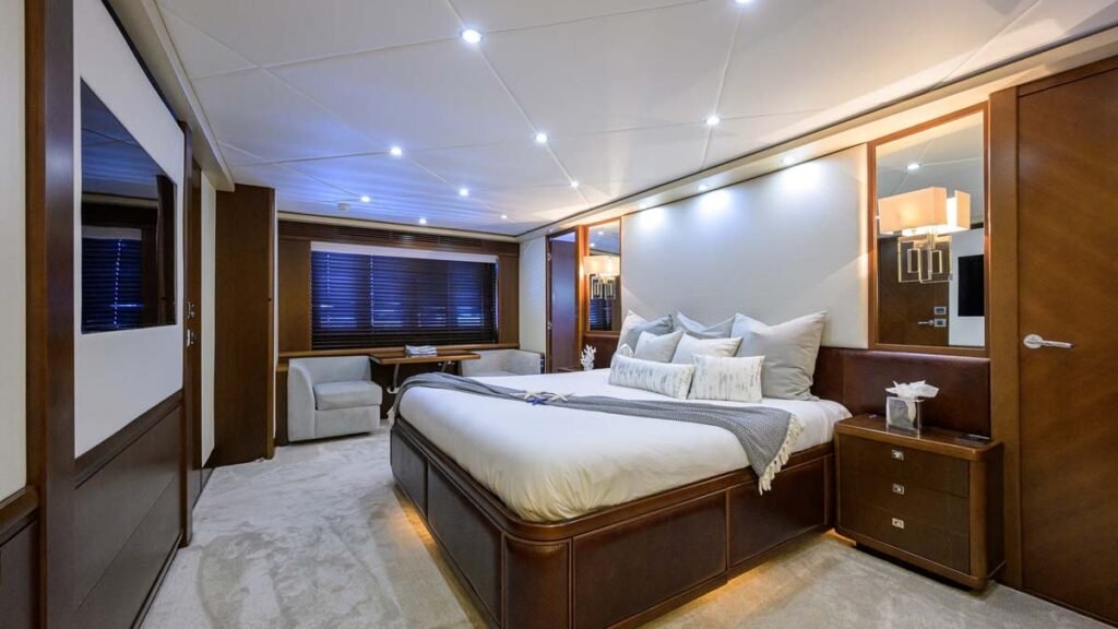 SPECTRE - Master Suite