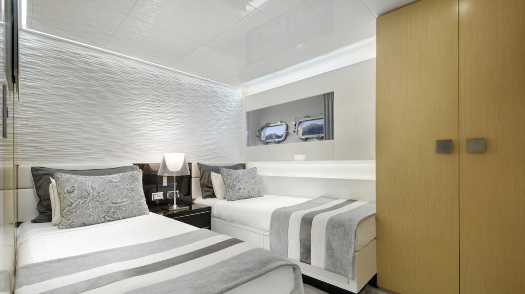 SUN - Twin Cabin