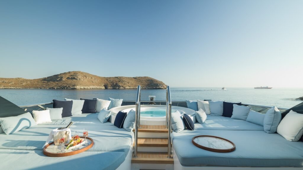 Motor yacht TALIA, 44m Heesen (view 18)