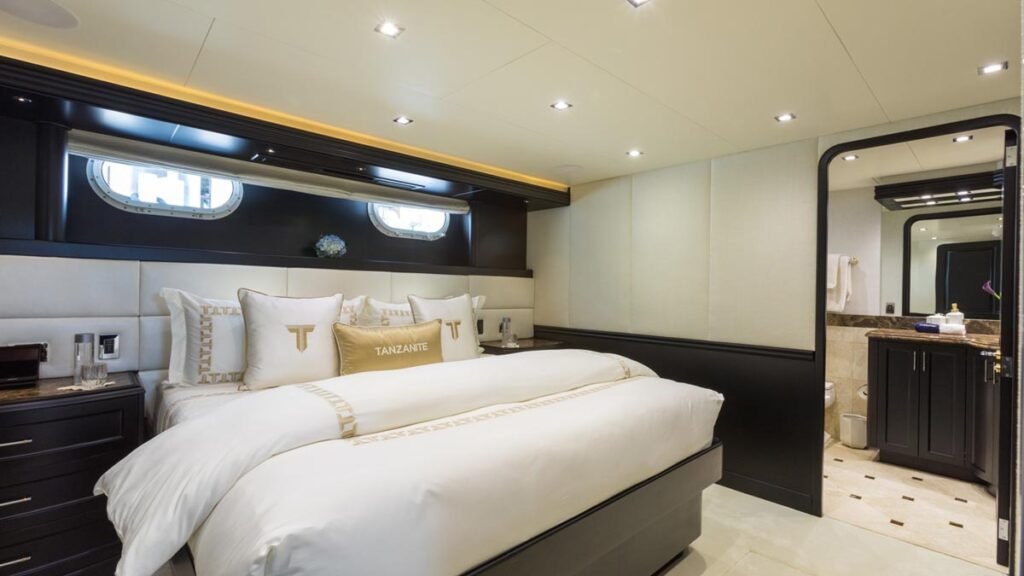 TANZANITE - King Guest Suite