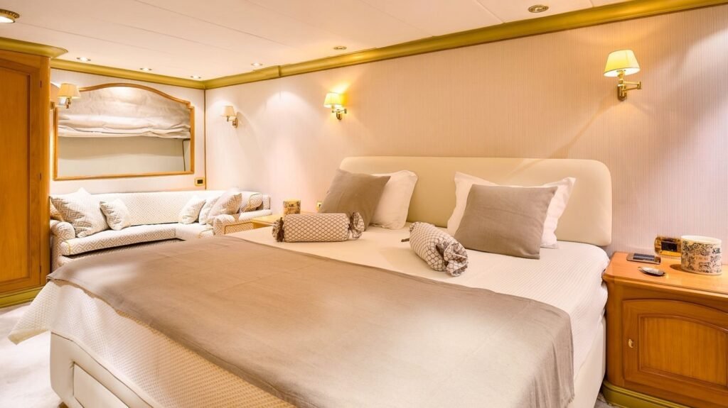 Vip cabin twin sofa