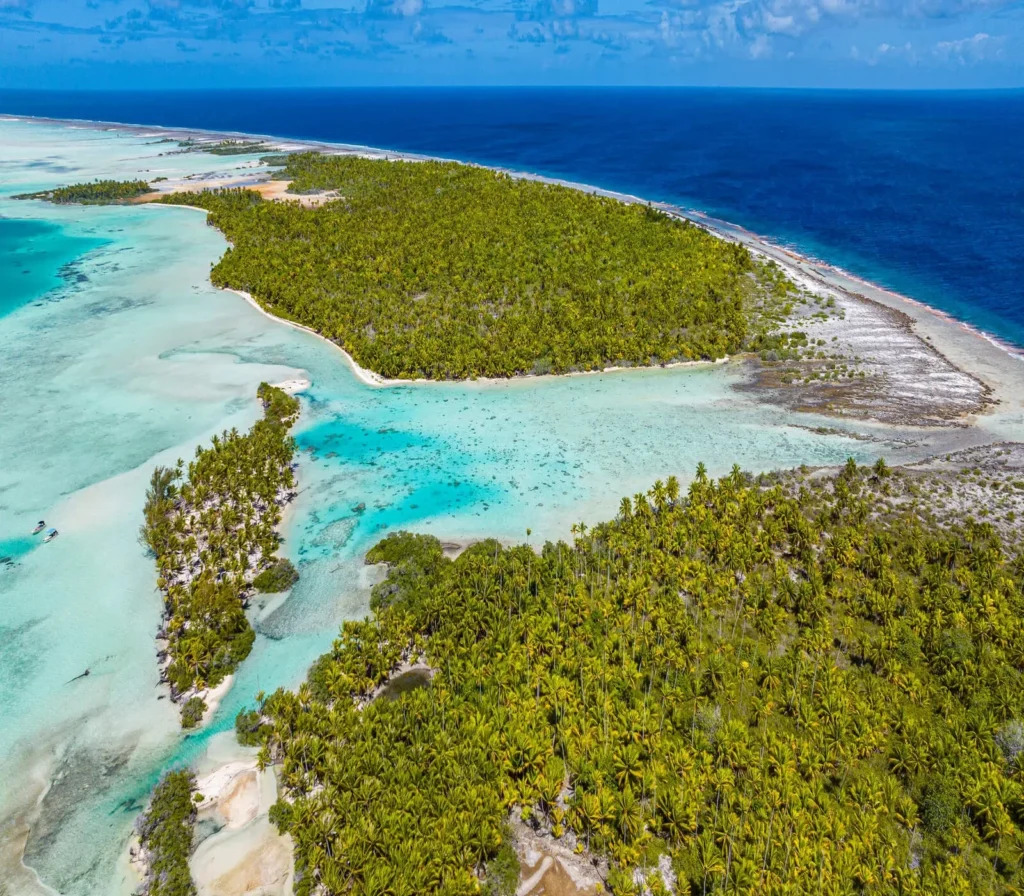 Tuamotus yacht charter cruising