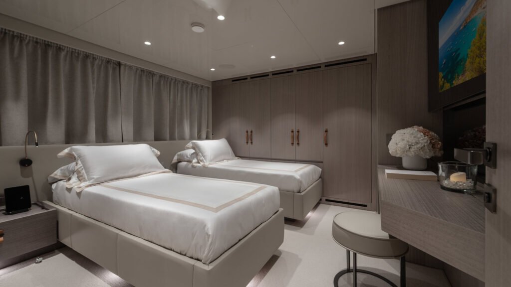 VAUBAN charter yacht — master bedroom