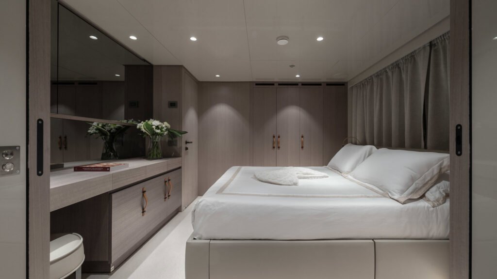 VAUBAN charter yacht — VIP cabin