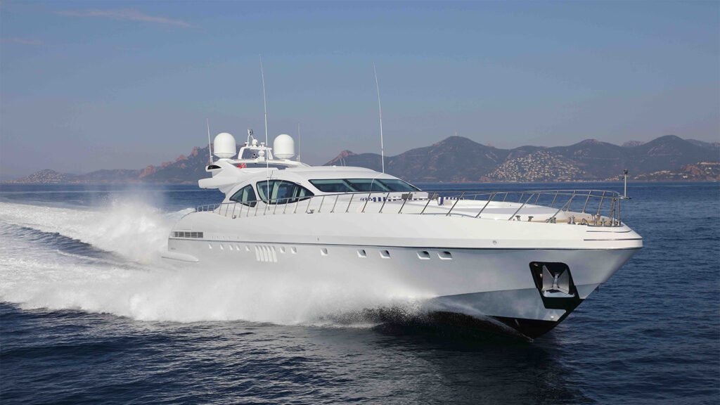 Veni Vidi Vici, 39.65m Mangusta 130 charter yacht (view 1)