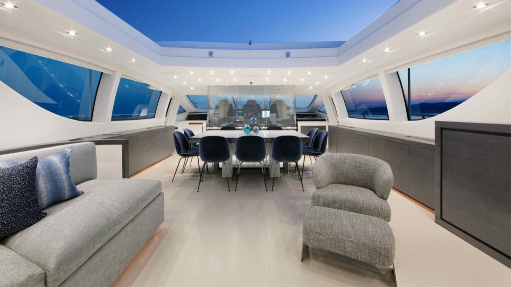 Veni Vidi Vici, 39.65m Mangusta 130 charter yacht (view 12)