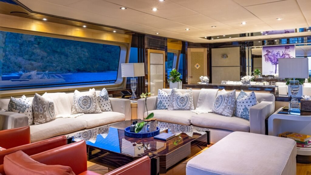 Vesper - Main deck lounge