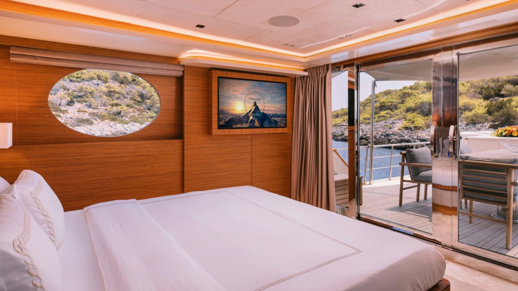 XIPHIAS - VIP suite and private deck