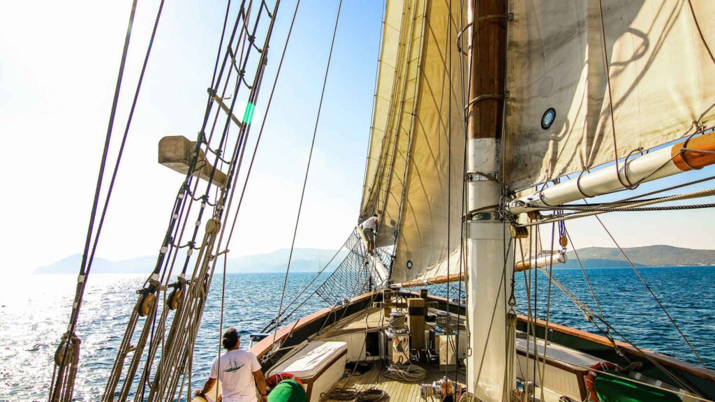 ARKTOS yacht Foredeck Under Sail