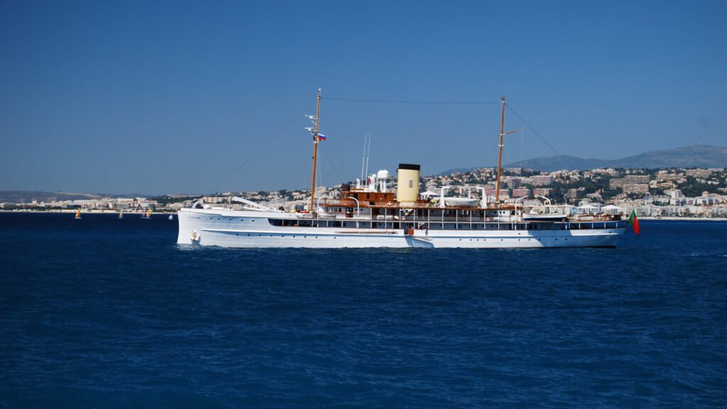 SS DELPHINE yacht Starboard Profile At Anchor