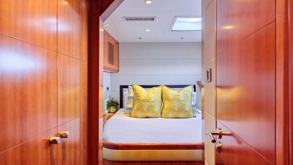 WORLD'S END yacht Vip Cabin Cherry Wood Entrance