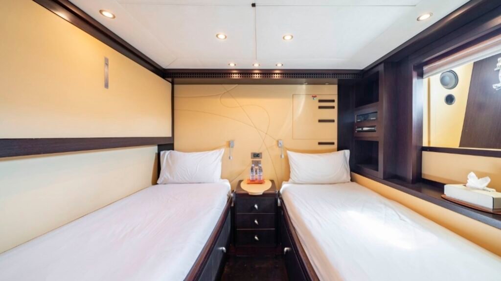 Quid Pro Quo twin cabin