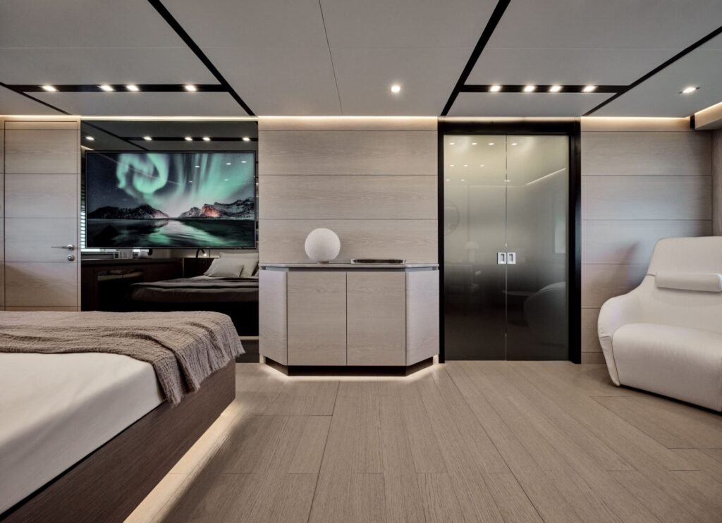 AB 130 master stateroom