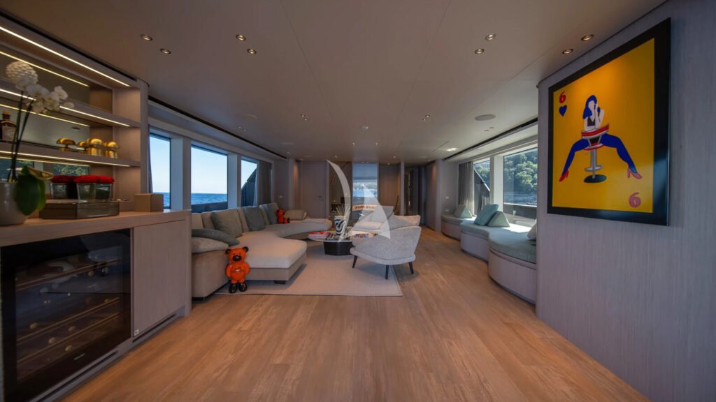A.M - Main salon
