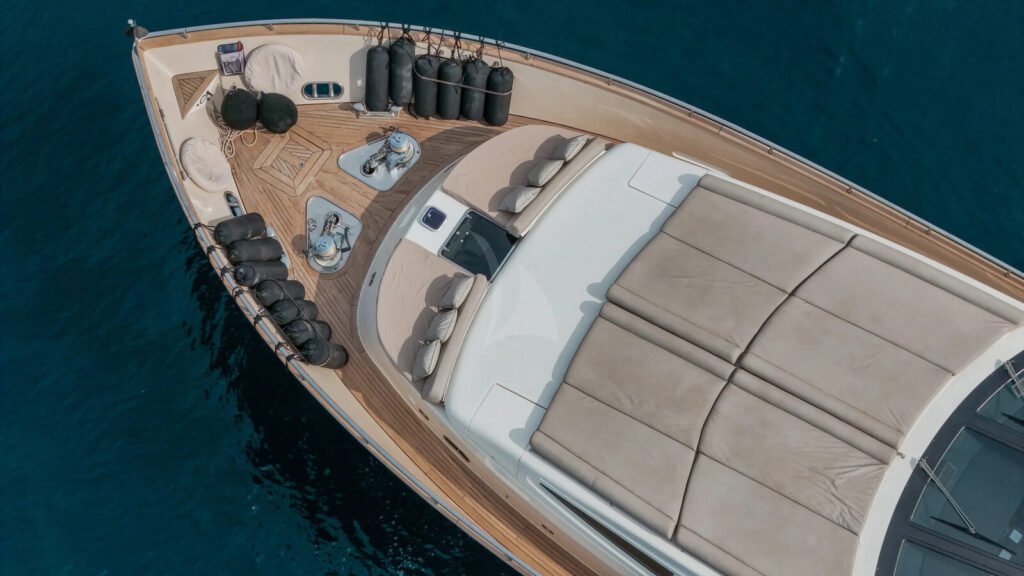 ACCAMA DELTA - Foredeck