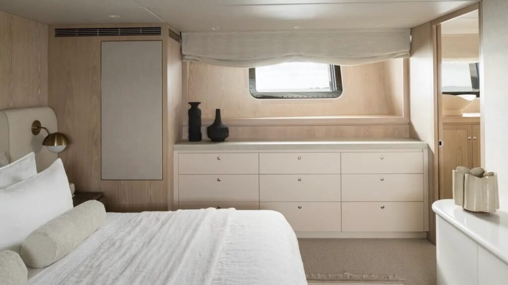 Akiko VIP cabin