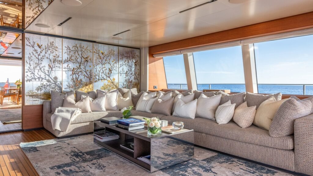 Alberry - Custom Line 33m charter yacht - image 22