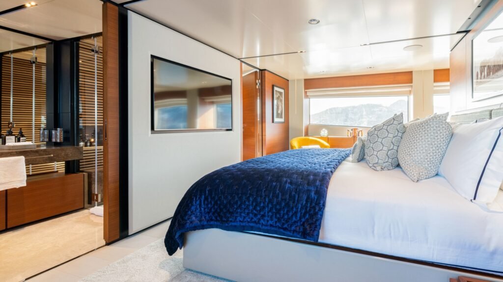Alberry - Custom Line 33m charter yacht - image 25