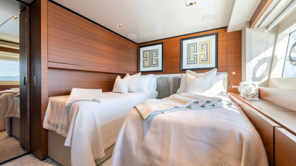 Alberry - Custom Line 33m charter yacht - image 29