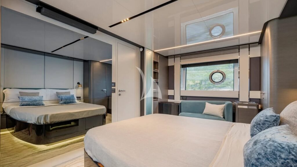 ALE yacht charter photo