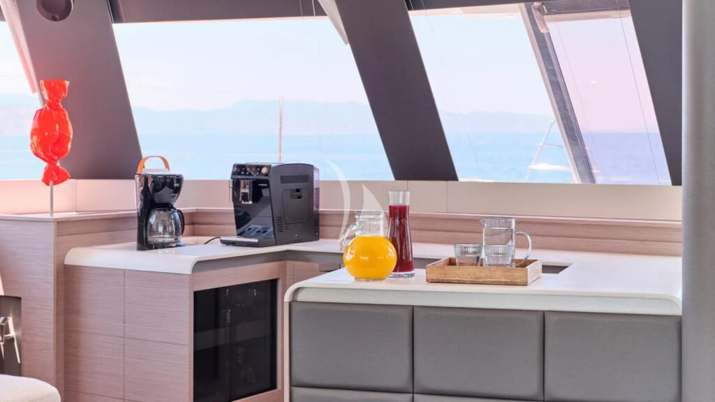 Alexandra II - Bar and servery