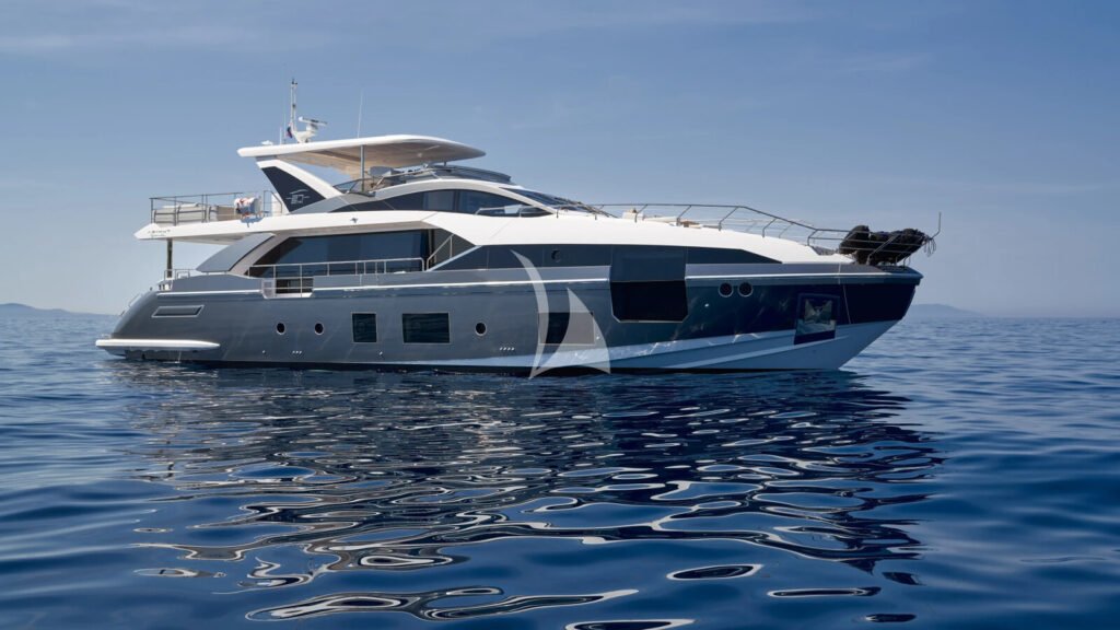 ALUMINIA TOO - On the water