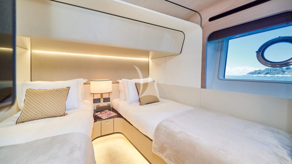 ALUMINIA TOO - Twin cabin