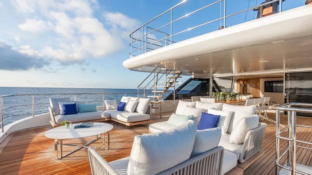 Angel motor yacht image 8