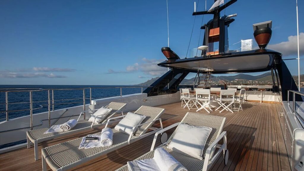 Angel motor yacht image 10