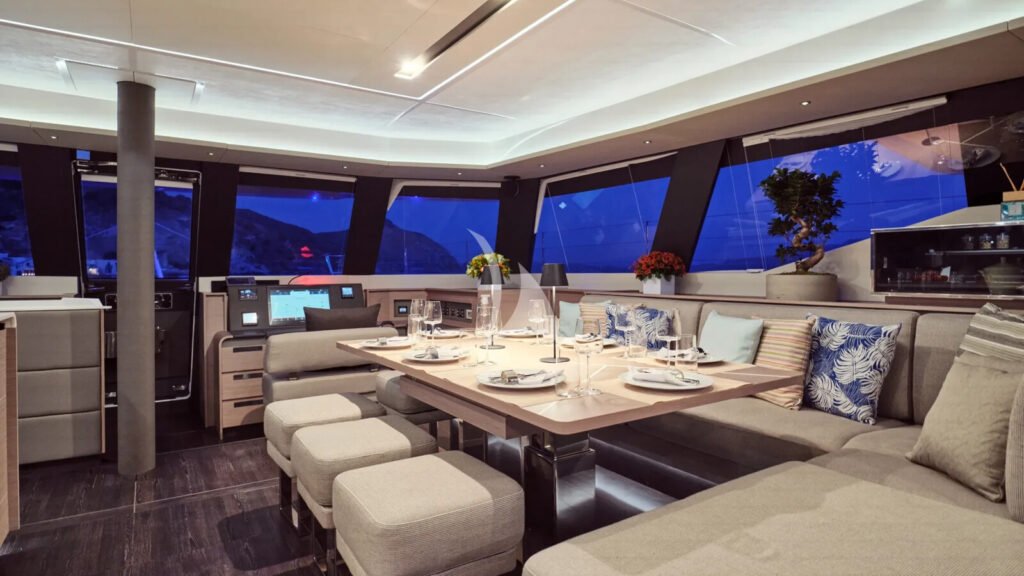Aphaea - Saloon dining