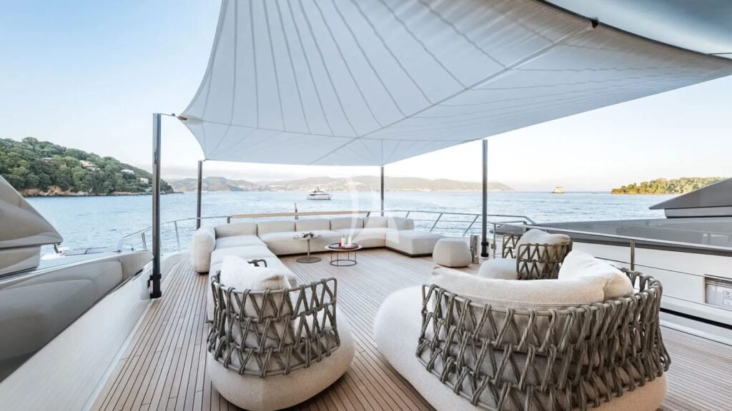 ARESYA Sky deck lounge