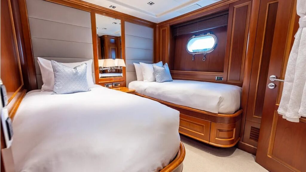 ARTHUR'S WAY yacht for charter