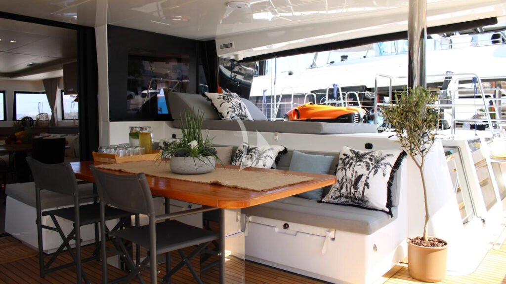 ATLANTIS - open-plan main salon and galley